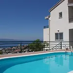 Tonka Apartment *