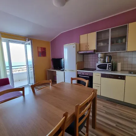 Tonka Apartment
