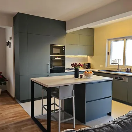 Tonka Apartment *
