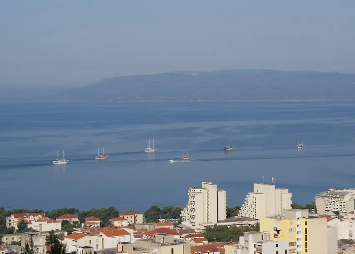 Tonka דירה מאקרסקה